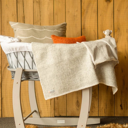 Babydekentje Visgraat Grijs - 68x73 - Nieuw Wol - Tweedmill UK by MoodCompanyNL