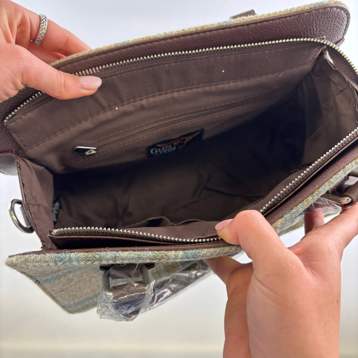 MoodCompanyNL - Handtas Findhorn Rood Groen Tartan - Stevig - Draagband - Harris Tweed - Glen Appin of Scotland - 5061035010643