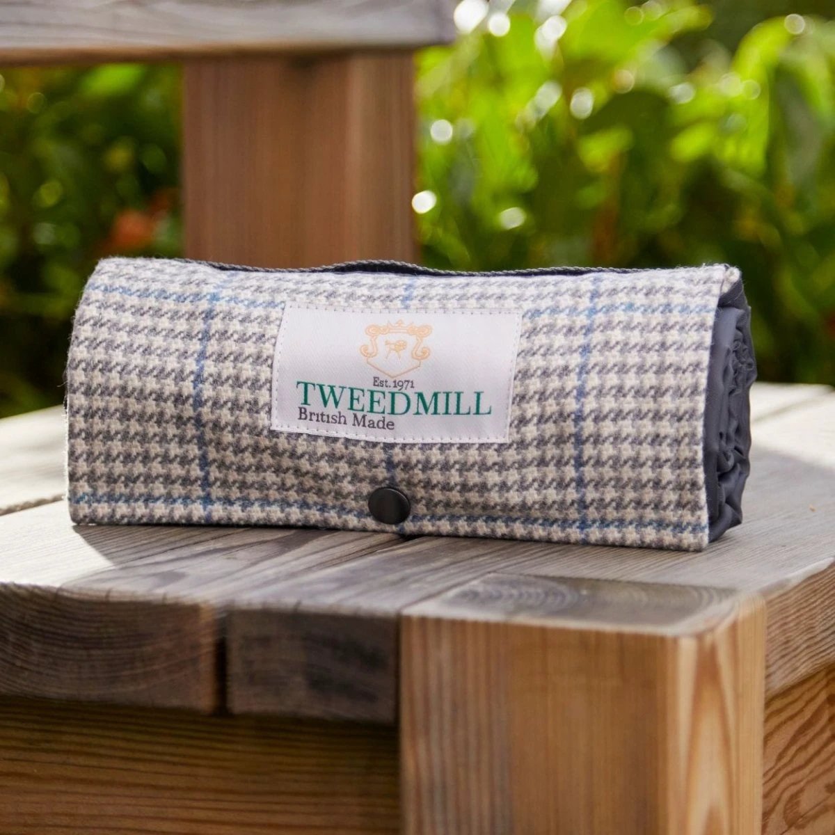 Picknickkleed Walker Geruit Tweed 389 Blauw - Tweed - Waterdicht - 66 × 98cm - Tweedmill by MoodCompanyNL