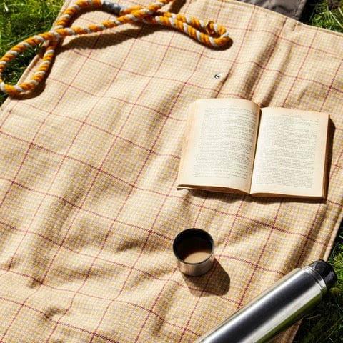 Picknickkleed Walker Geruit Tweed 390 Geel - Tweed - Waterdicht - 66 × 98cm - Tweedmill by MoodCompanyNL