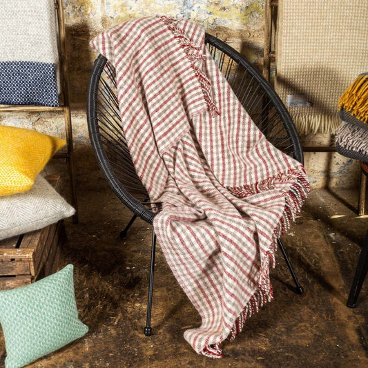 MoodCompanyNL - Plaid Lifestyle Rood (Strawberry) - 150x183 - Nieuw Wol - Tweedmill UK - 5060674579290