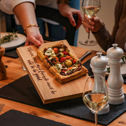 Serveerplank Cheese Wine and Friends - 30x20 - Schots Eikenhout - Scottish Made by MoodCompanyNL