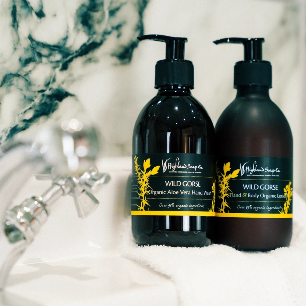 MoodCompanyNL - Wild Gorse – Zwoel & Zoet - Biologische Hand - & Bodylotion 300ml - 5060614510802