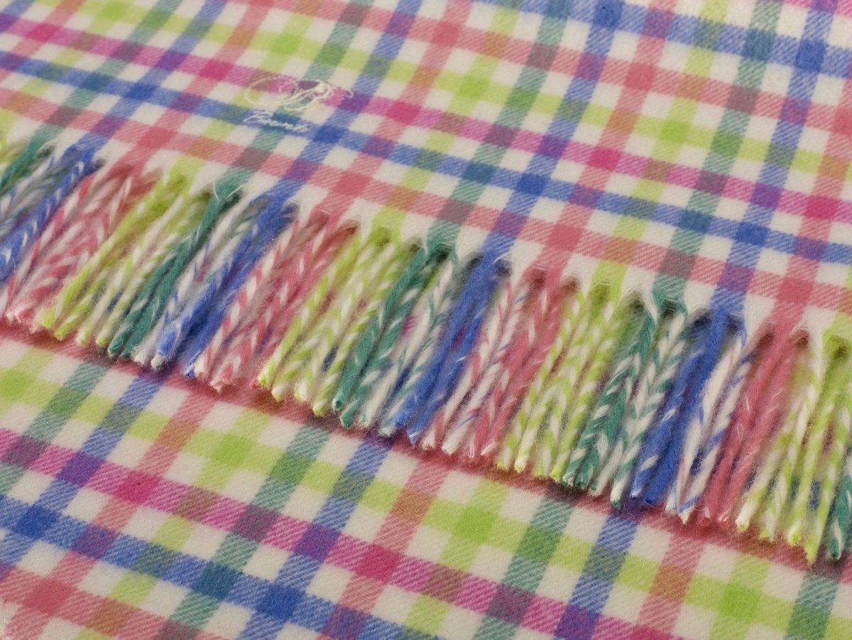 MoodCompanyNL - Babydekentje Gingham Zoet - 75x110 - Lamswol - TBCo Scotland - 5057900060875