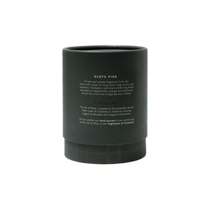 MoodCompanyNL - Geurkaars Dennengeur (Scots Pine) Groot - 45 uur - Sojawas - Isle of Skye Candle - 6151210453422