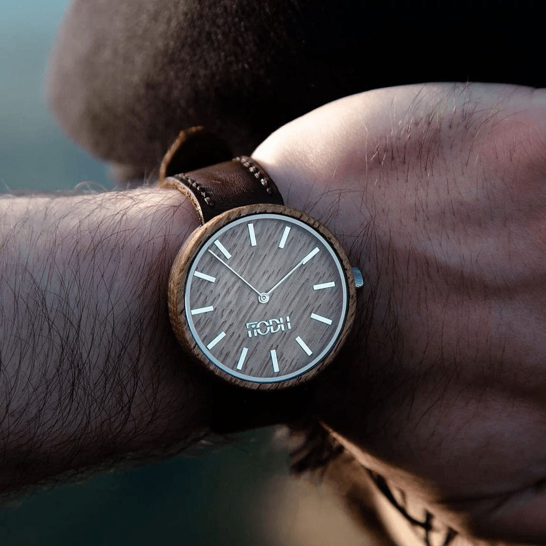 MoodCompanyNL - Handgemaakte Whiskywatch uit Schotland | Horloge van whiskyvaten met bruin leer - 6091022588533