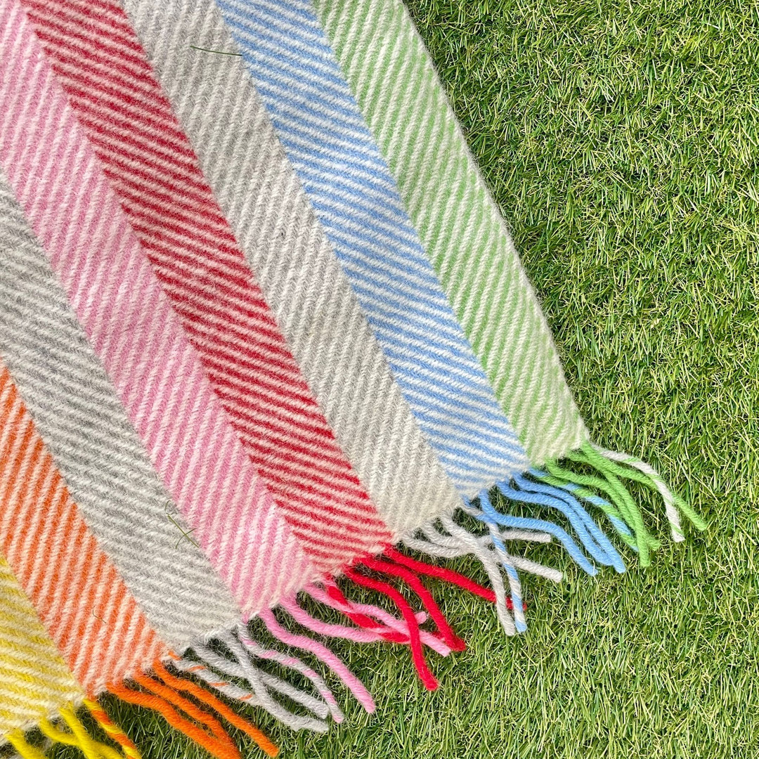 Mood_Company Picknickkleed Polo Regenboog  - Wol - Waterdicht - 145x183cm - Tweedmill