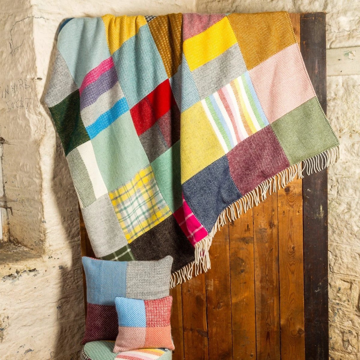 Patchwork plaid LIFESTYLE - 180x220 - Uniek - Tweedmill UK by MoodCompanyNL