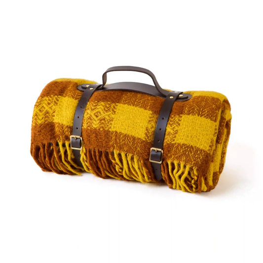 Mood Company - Picknickkleed Polo Okergeel en Bruin geruit - Wol - Leren Draagset - Waterdicht - 145x183cm - Tweedmill - 5060958306468