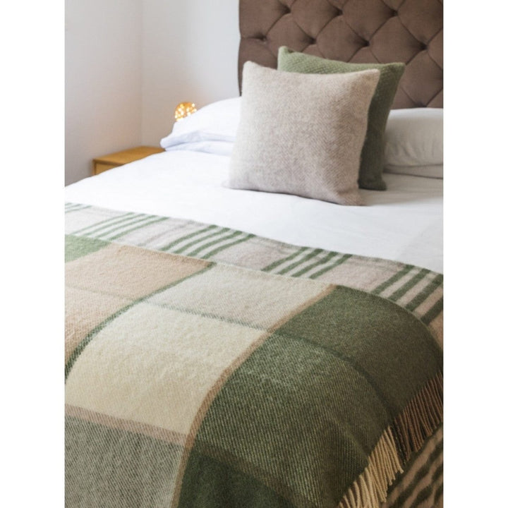 MoodCompanyNL - Plaid Geblokt Groen - 150x183 - Nieuw Wol - Tweedmill UK - 5060958300305