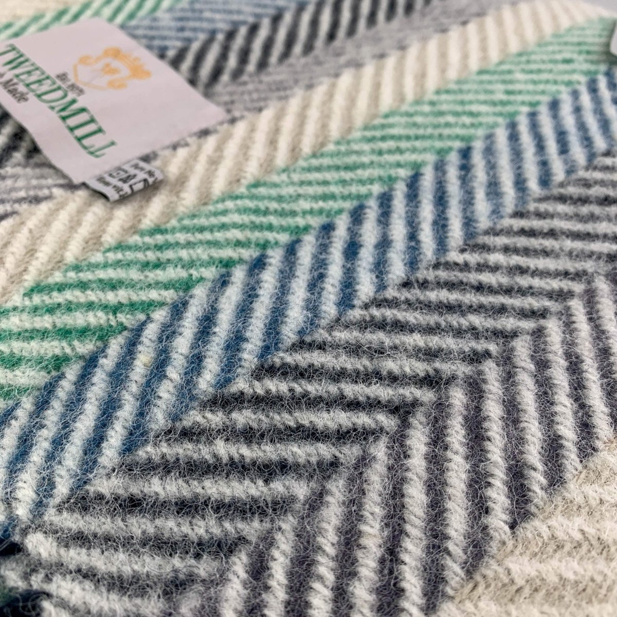 MoodCompanyNL - Plaid Gestreept Blauw en Groen (Riverland Green and Blue) - 150x183 - Nieuw Wol - Tweedmill UK - 5060674578873