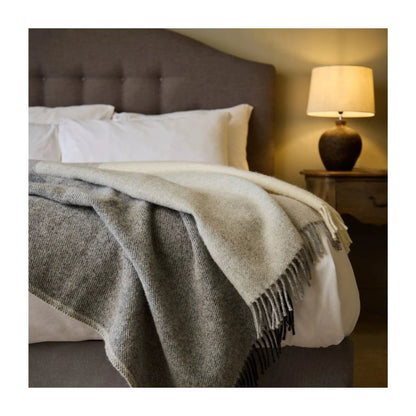 Sprei Paddock Check Charcoal – Pure New Wool – 140x240 - Tweedmill by Mood Company