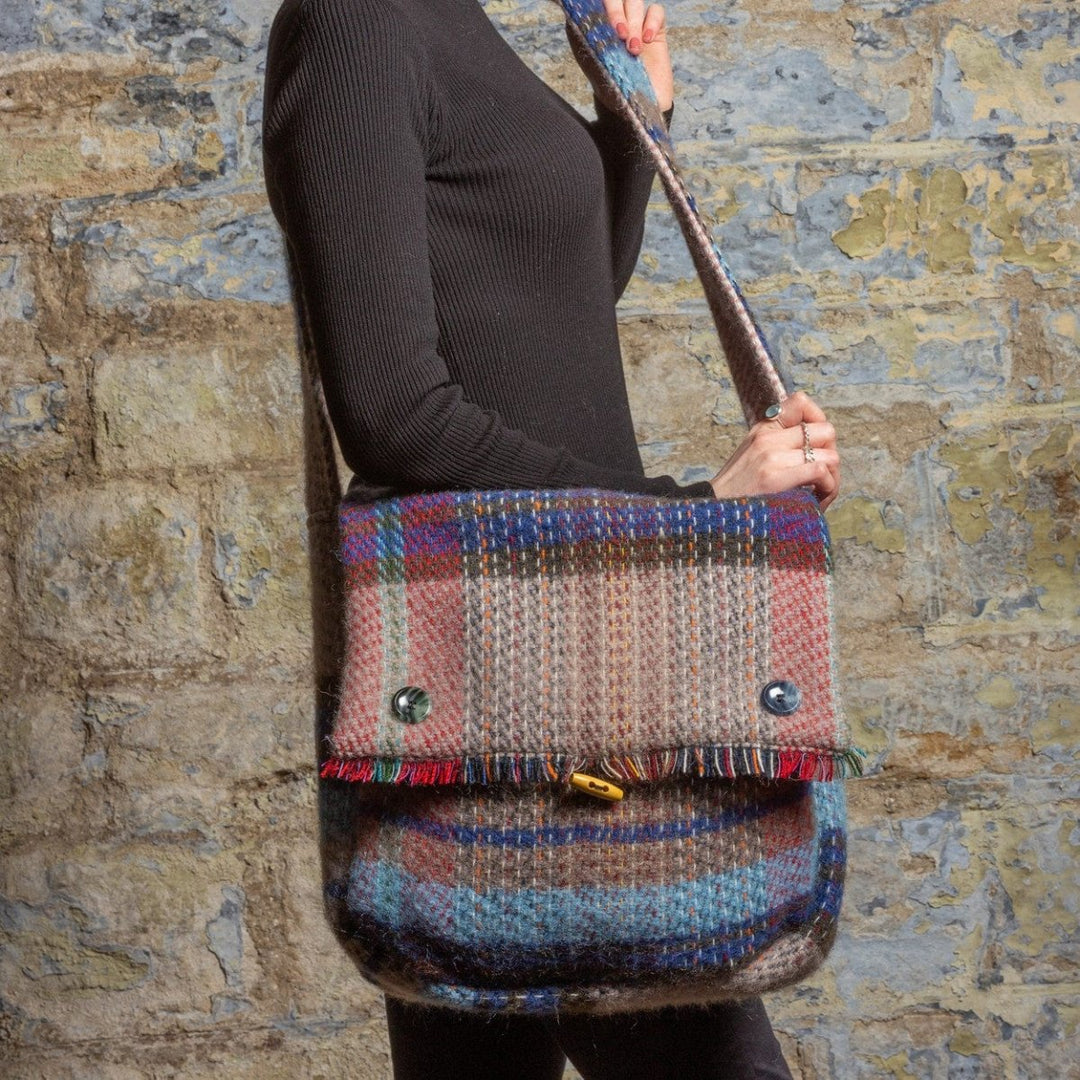 MoodCompanyNL - Unieke Schoudertas van gerecyled materiaal - 5060067701642